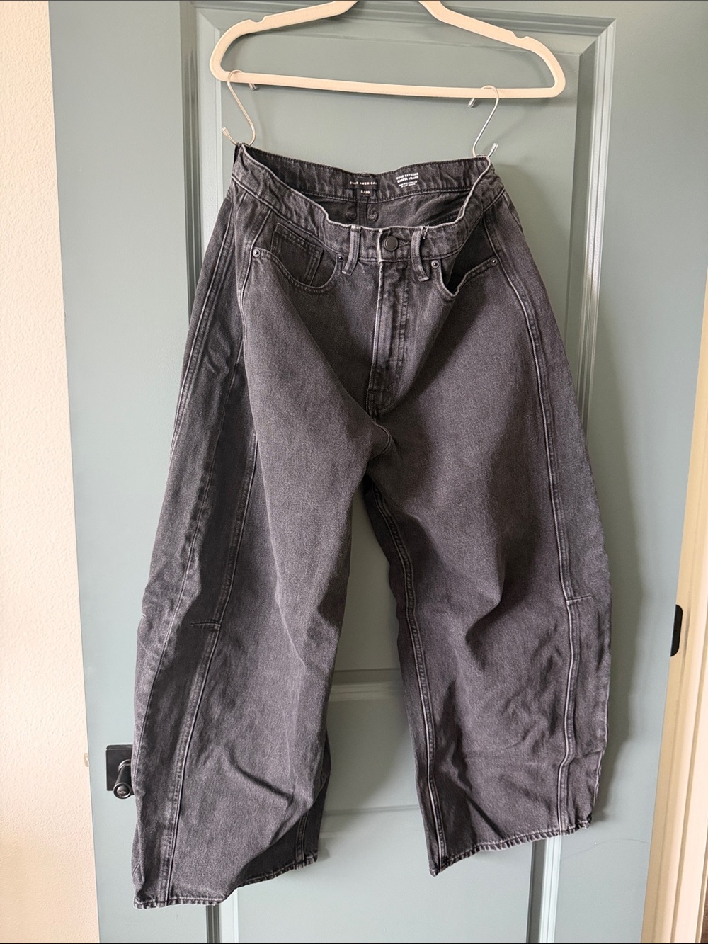 Good American Good Extreme Barrel Jeans- Black